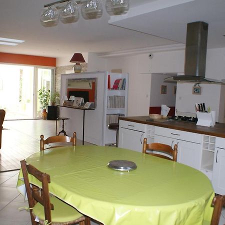 Spacieuse maison de village avec jardin patio Bessan Extérieur photo