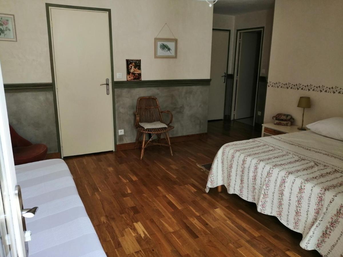 Spacieuse maison de village avec jardin patio Bessan Extérieur photo