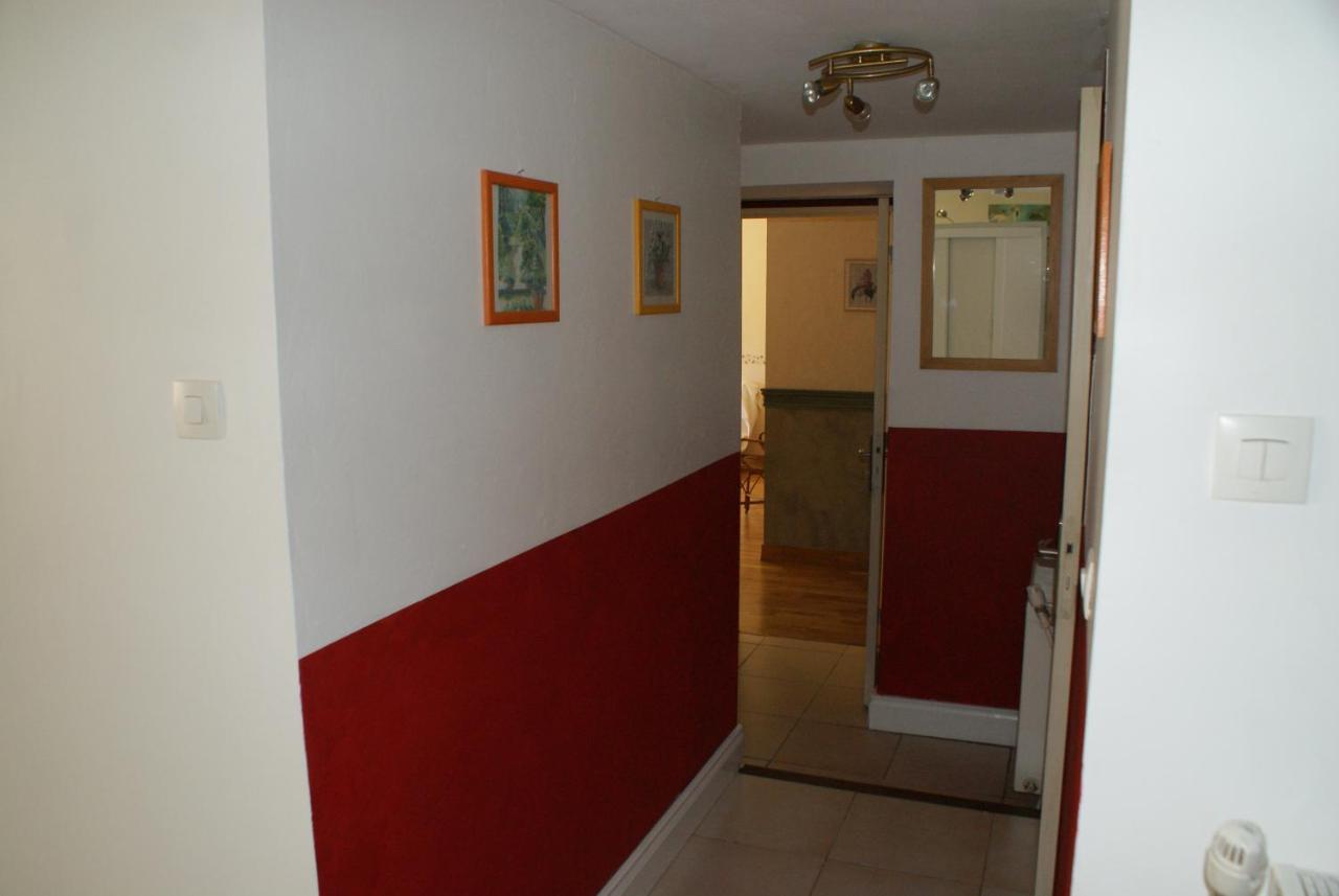 Spacieuse maison de village avec jardin patio Bessan Extérieur photo