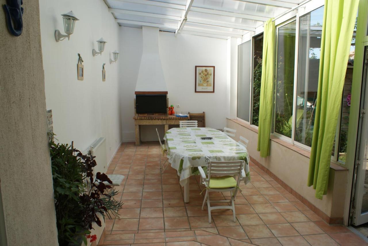 Spacieuse maison de village avec jardin patio Bessan Extérieur photo